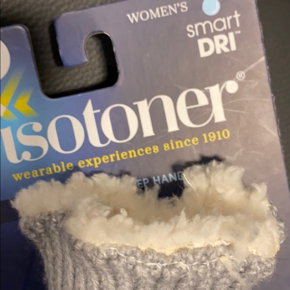 New isotoner fleece lined gray mittens - Picture 2 of 5